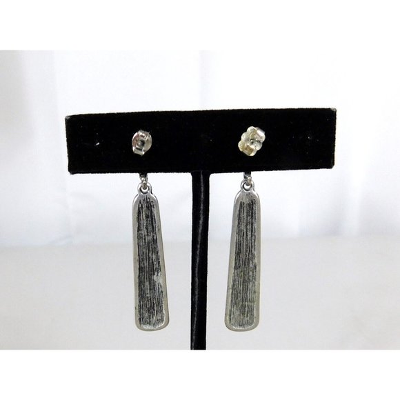 Drop Dangle Silver Tone Bar Style Hammered Pierced Earrings - Picture 5 of 8